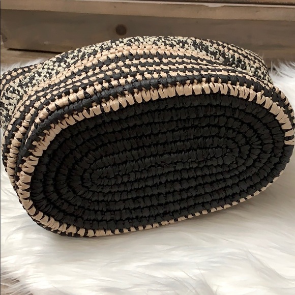 Black and Tan straw bag - Picture 4 of 4